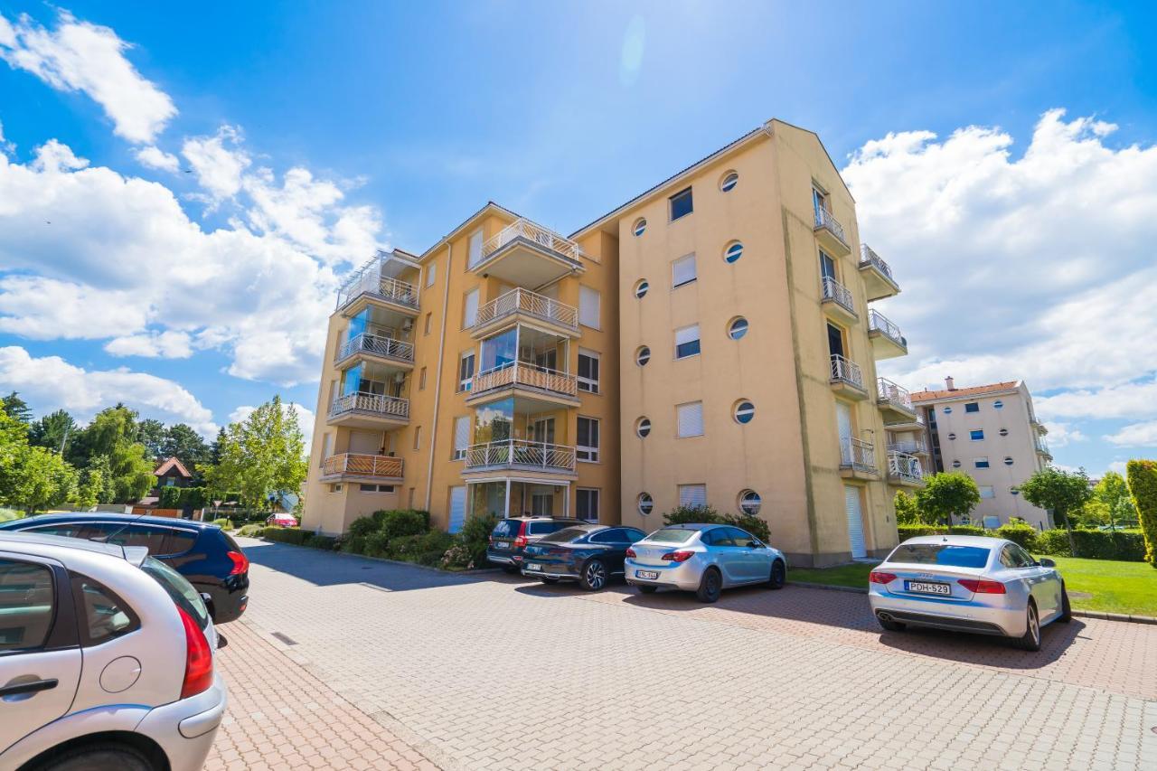 Myflat All-Season Apartment Шіофок Екстер'єр фото